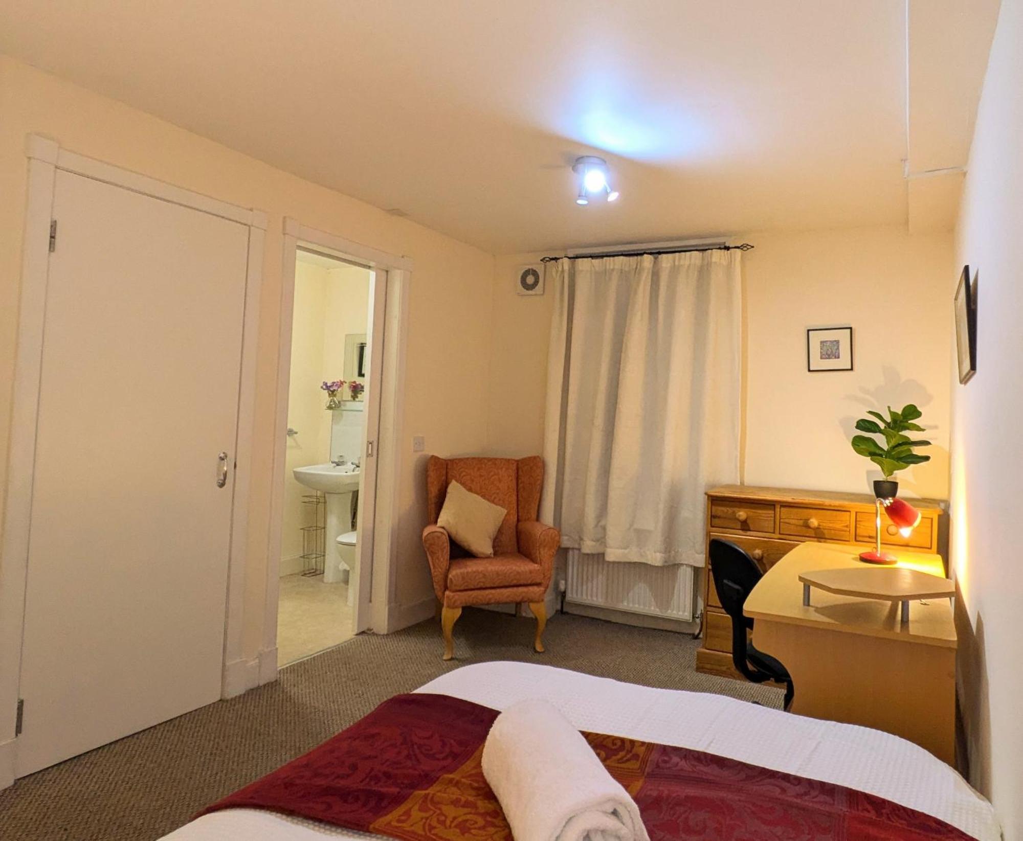 Hollybank - Ensuite Room & Use Of Large Shared Kitchen Dumfries Eksteriør billede
