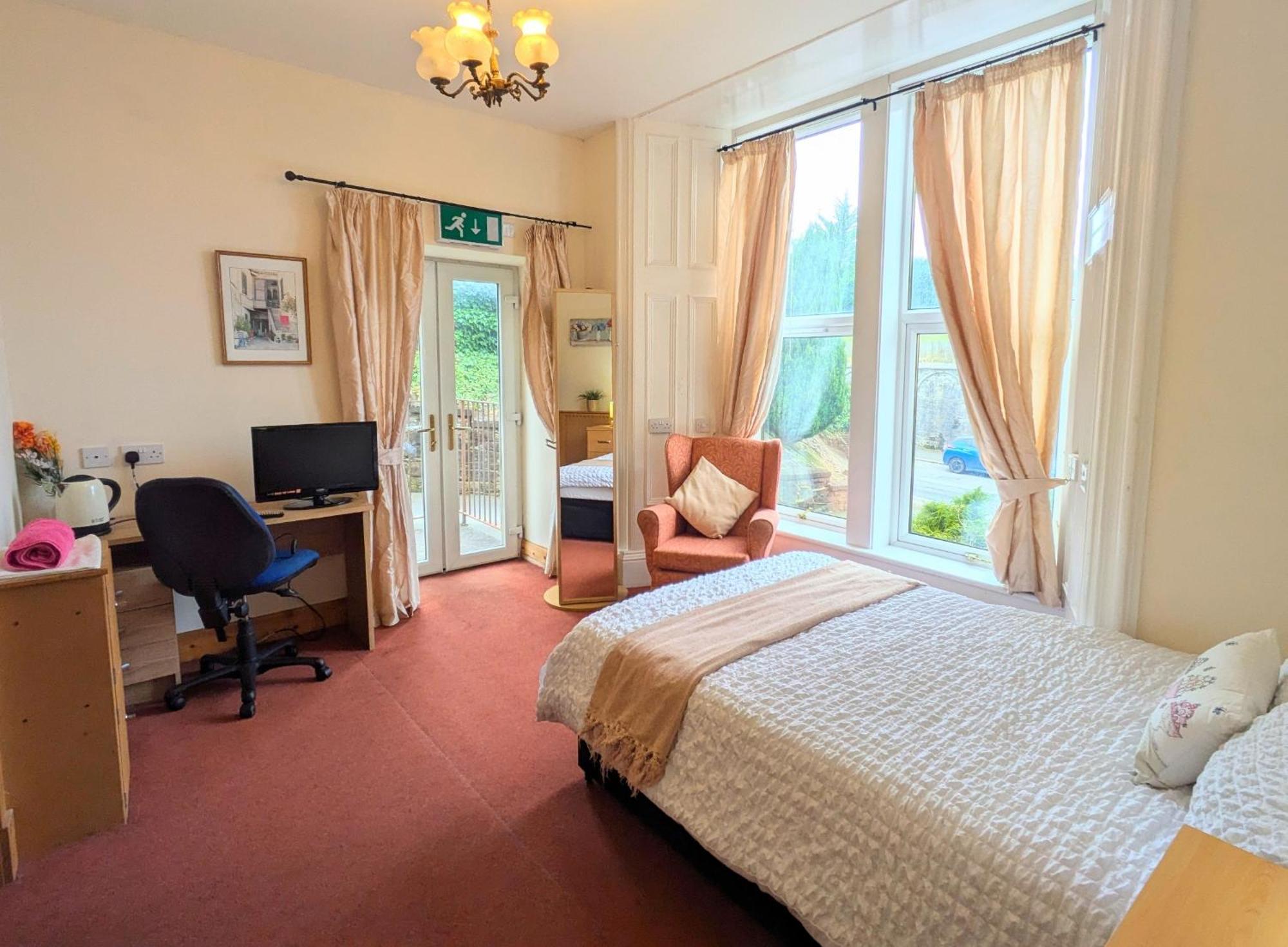 Hollybank - Ensuite Room & Use Of Large Shared Kitchen Dumfries Eksteriør billede