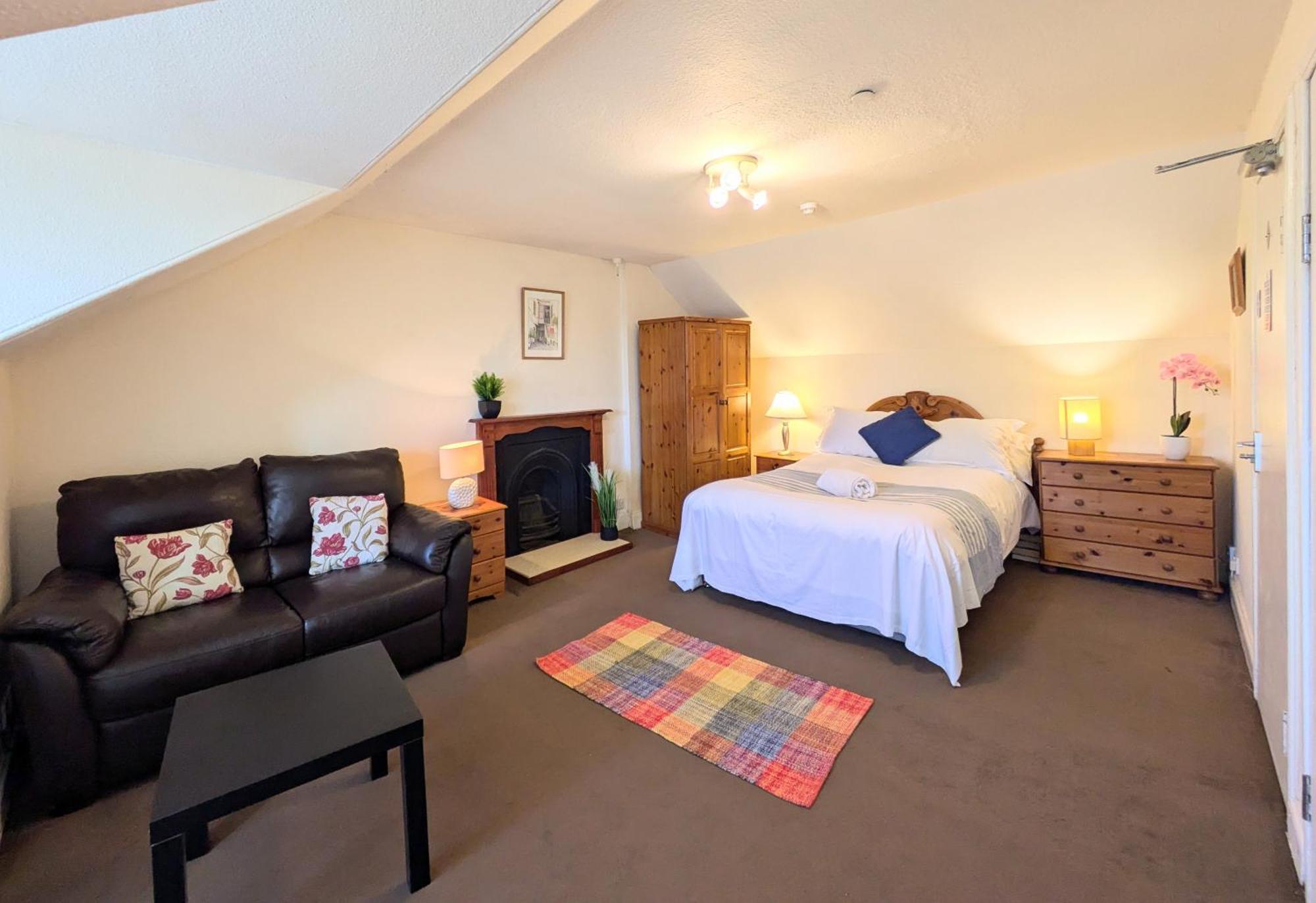 Hollybank - Ensuite Room & Use Of Large Shared Kitchen Dumfries Eksteriør billede