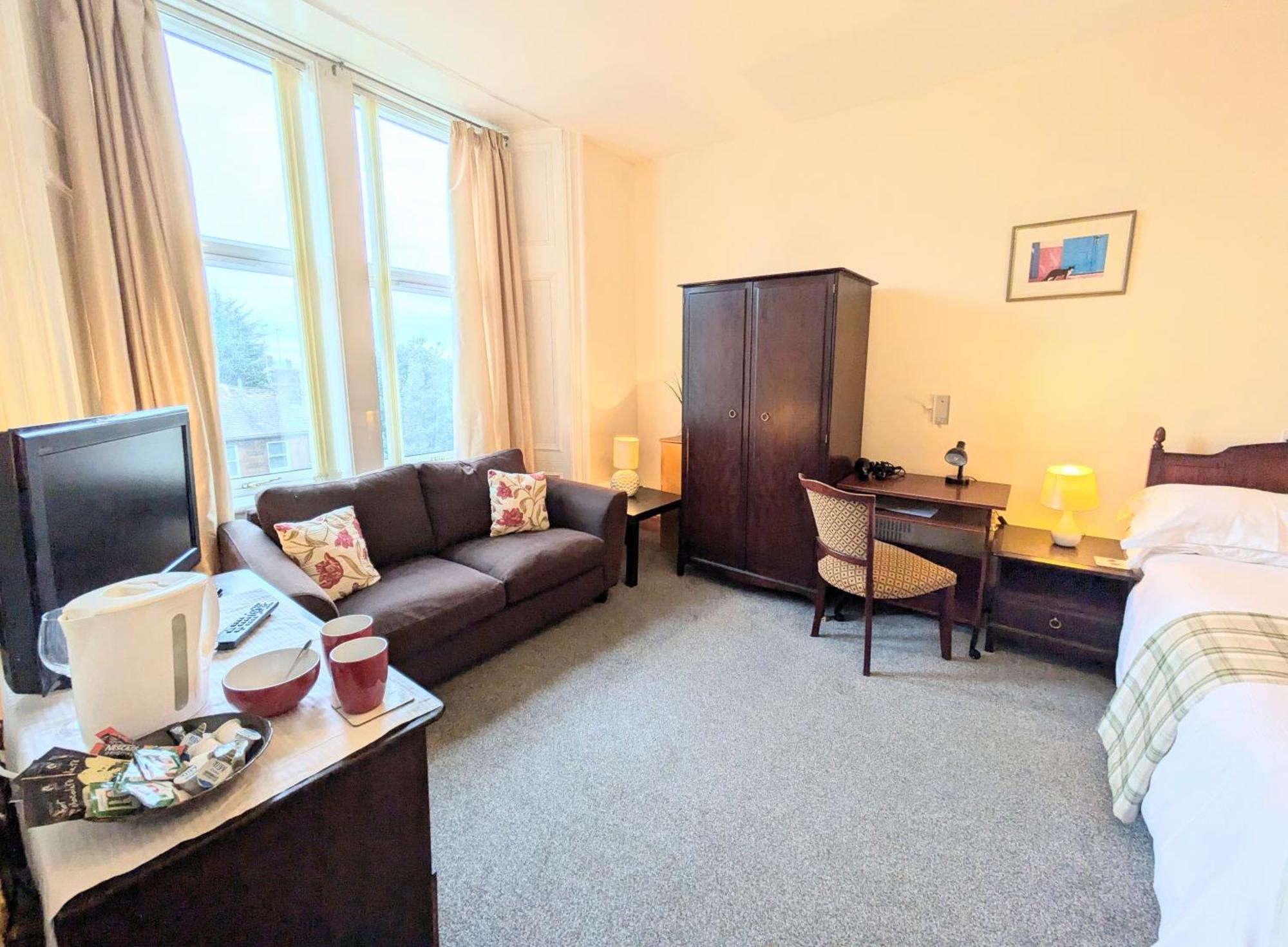 Hollybank - Ensuite Room & Use Of Large Shared Kitchen Dumfries Eksteriør billede